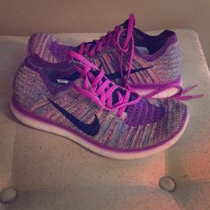 Nike Free run tennis shoes. Size 8.